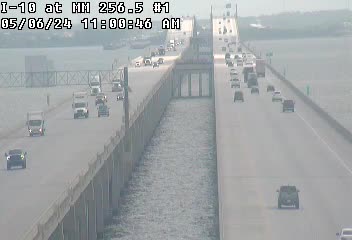 Traffic Cam I-10 Twin Spans at MM 256.5 Player