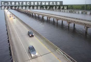 Traffic Cam I-10 at BC Spillway MM 213 - Westbound Player