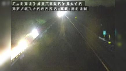 Traffic Cam Des Glaise: I-10 at Whiskey Bay Player