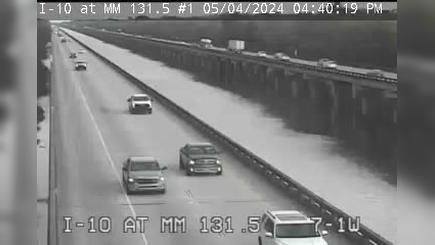 Traffic Cam Des Glaise: I-10 at MM 131.5 Player