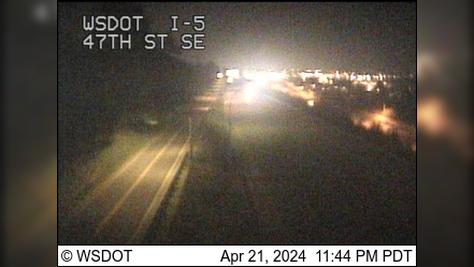 Traffic Cam Lowell: I-5 at MP 191.9: 47th St SE Player