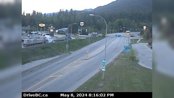 Big Eddy Settlement › North-East: Hwy 1 at east end of Columbia River Bridge in Revelstoke, looking east Traffic Camera