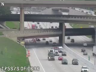 Traffic Cam @ S of I-696 - south Player