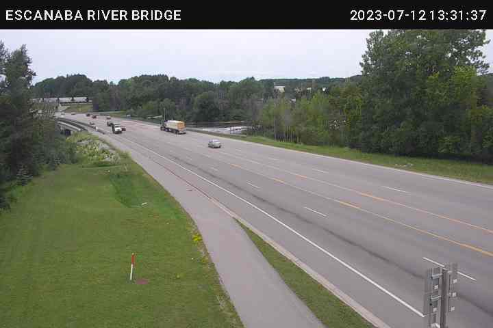 @ Northeast of the Escanaba River - Traffic closest to camera Traffic Camera