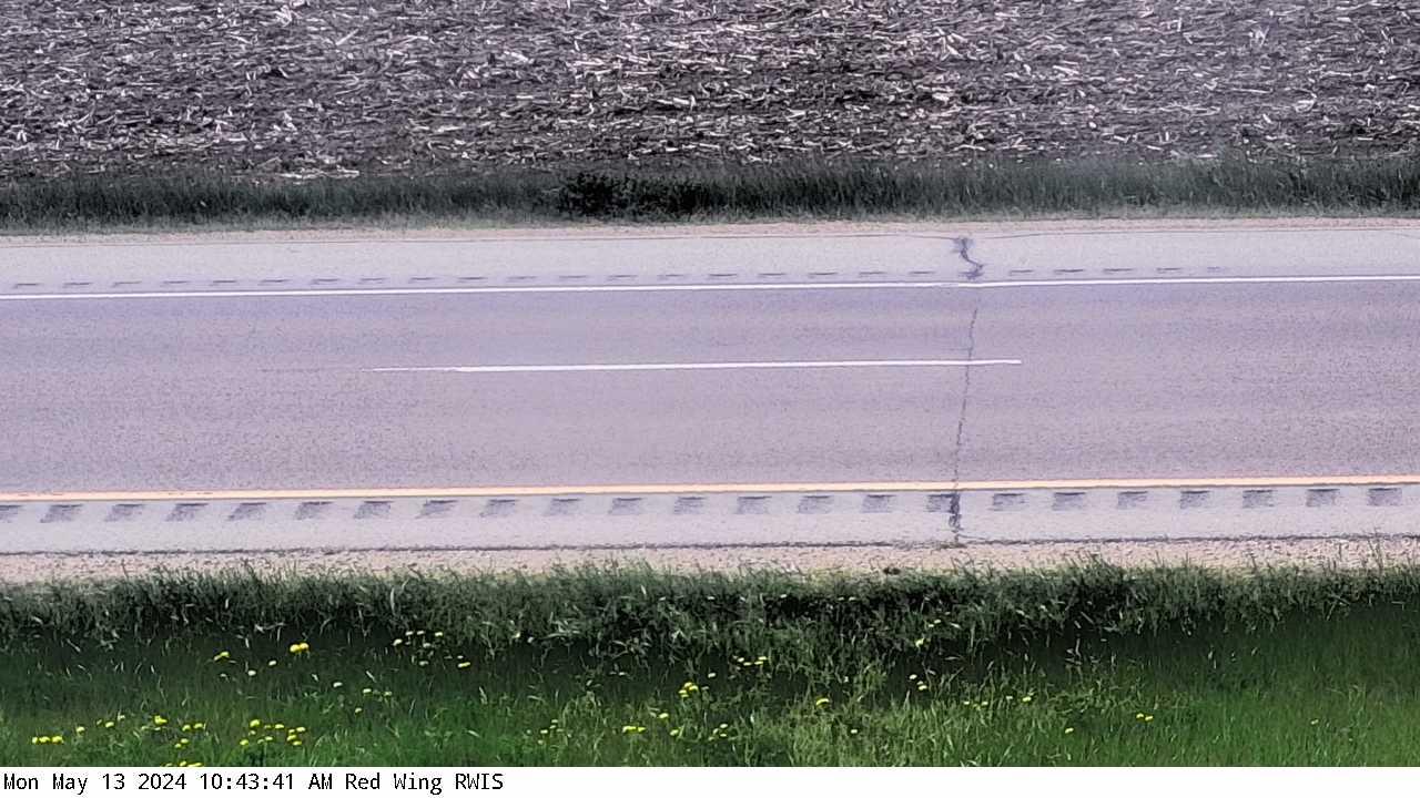 Traffic Cam Eggleston: US 61: U.S.61 (Red Wing - MP 101): U.S.61 (Red Wing - MP 101) View Player
