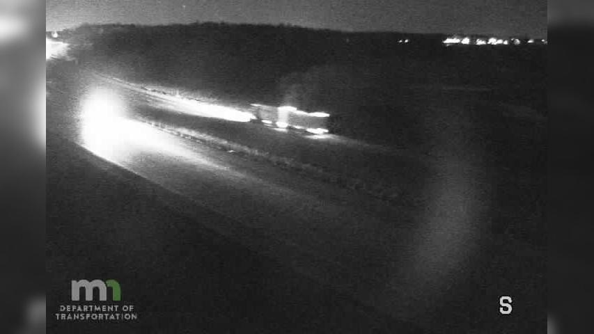 Traffic Cam Maple Grove: I-94: I-94 WB W of T.H.610 Player