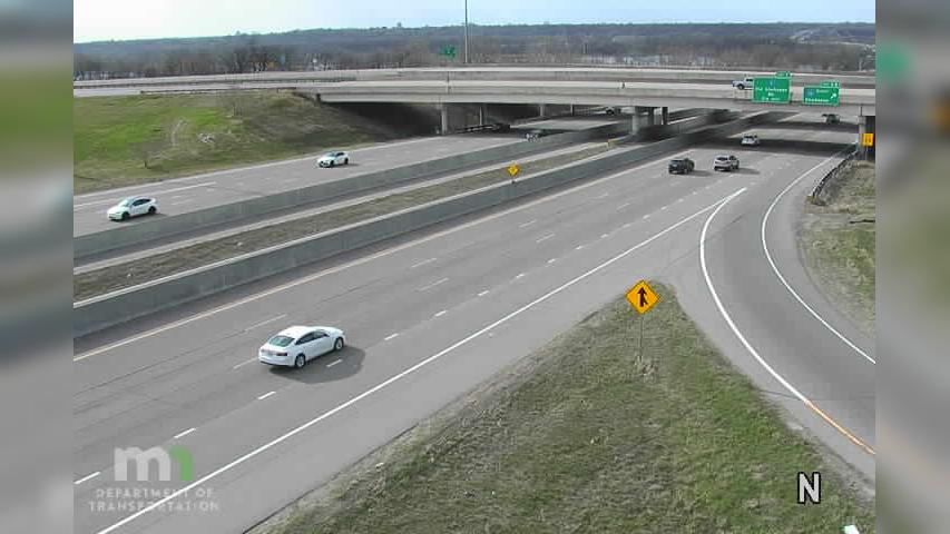 Traffic Cam Eagan: MN 77: T.H.77 S of T.H.13 Player