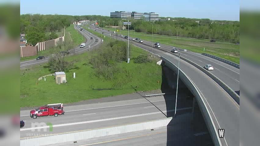 Traffic Cam Shoreview: I-35W: I-35W NB @ T.H.10 EB Player