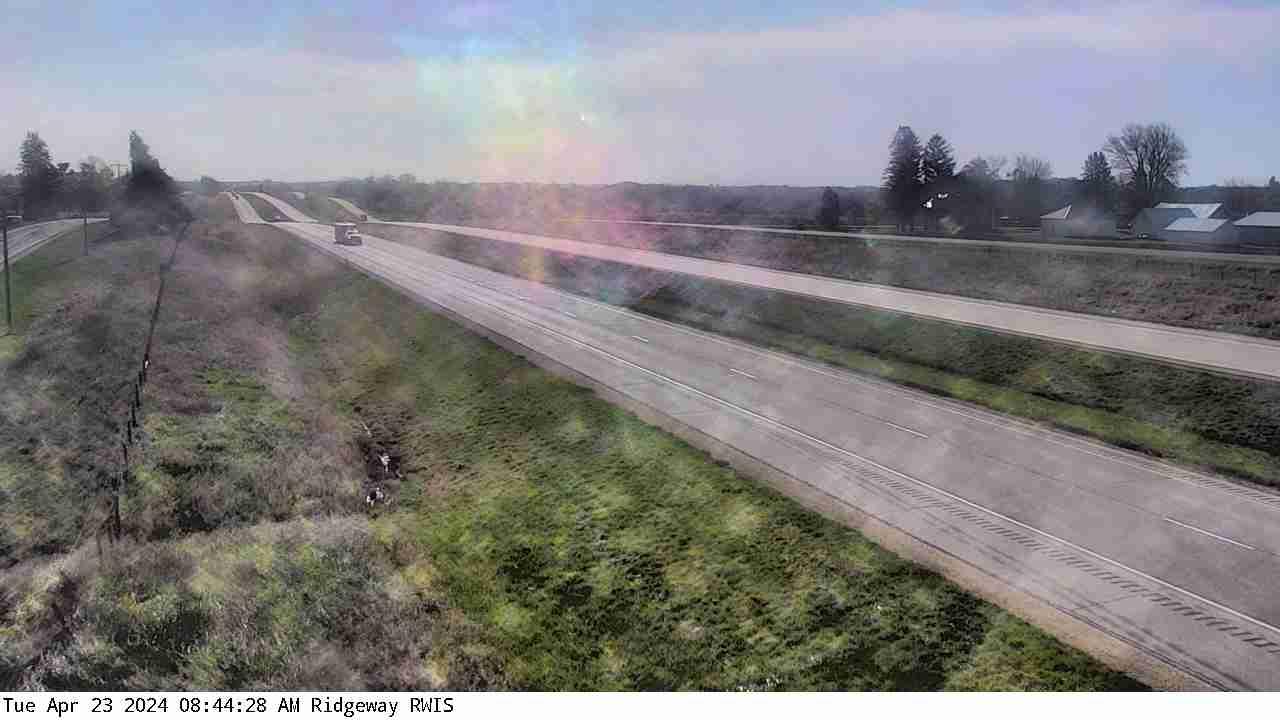 Traffic Cam Ridgeway: I-90: I-90 - MP 261): I-90 - MP 261) View Player