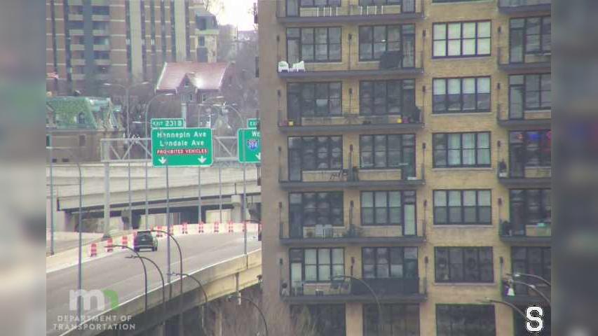 Traffic Cam Near North: I-94: I-94 SB @ 7th St Player
