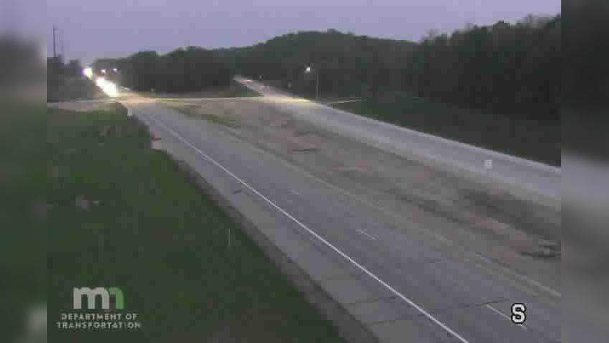 Traffic Cam Cannon Falls: US 52: T.H.52 NB @ Skunk Hollow Tr (MP) Player