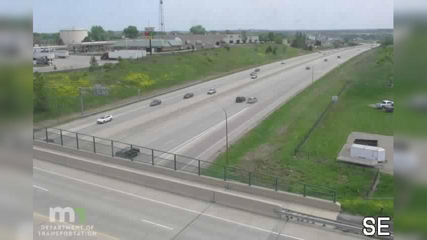 Traffic Cam Rochester: US 52: T.H.52 SB @ 65th St NW (MP 60.7) Player