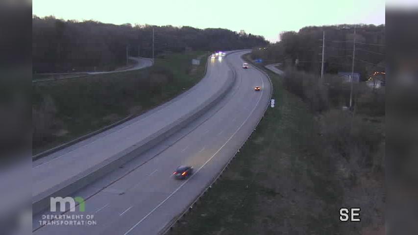 Traffic Cam Rochester: US 52: T.H.52 SB @ Mayowood Rd (MP) Player