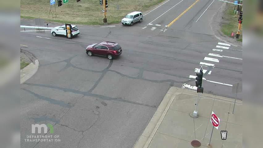 Traffic Cam East Bethel: MN 65: T.H.65 N-S @ 213th Ave Player
