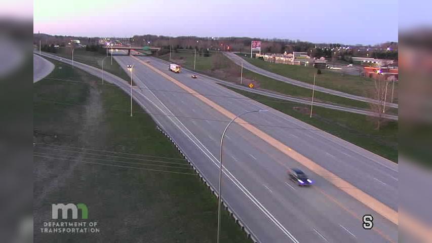 Traffic Cam Rochester: US 52: T.H.52 NB @ 41st St NW (MP) Player
