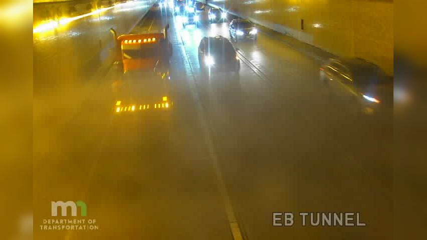 Traffic Cam Loring Park: I-94: I-94 EB (Tunnel East #2) Player