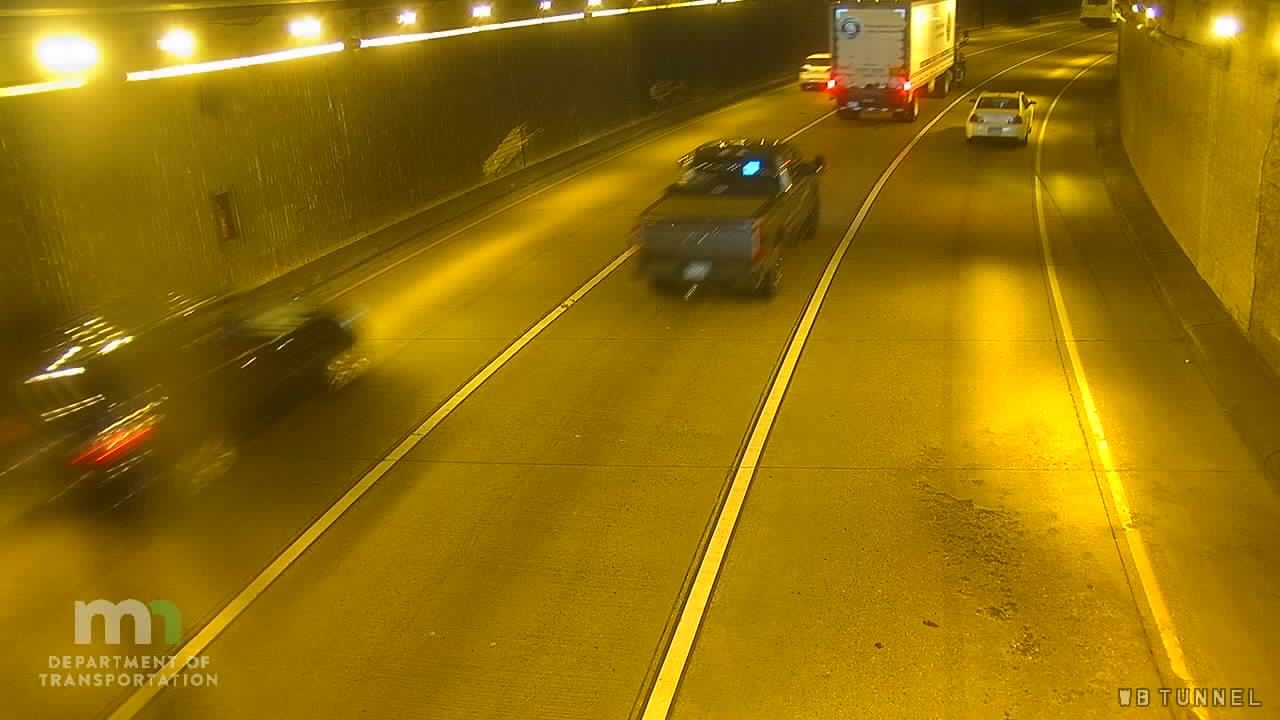 Lowry Hill East: I-94: I-94 WB (Tunnel West #1) Traffic Camera