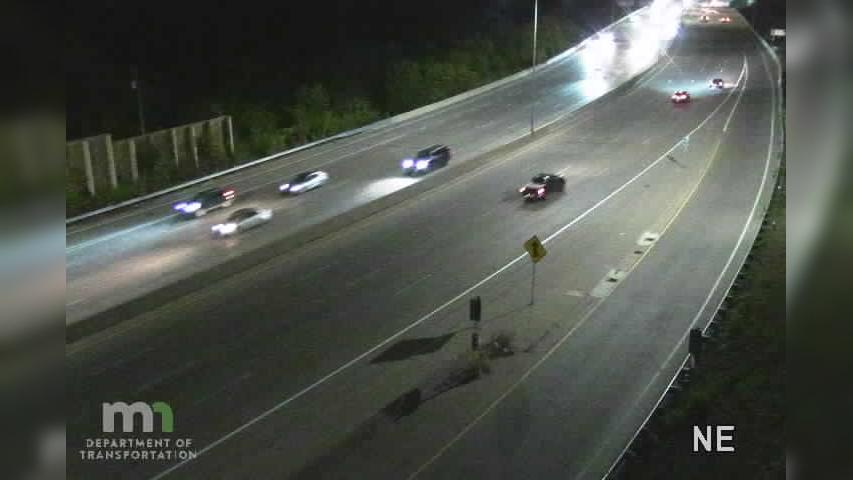Traffic Cam Seward: I-94: I-94 EB @ Riverside Ave Player