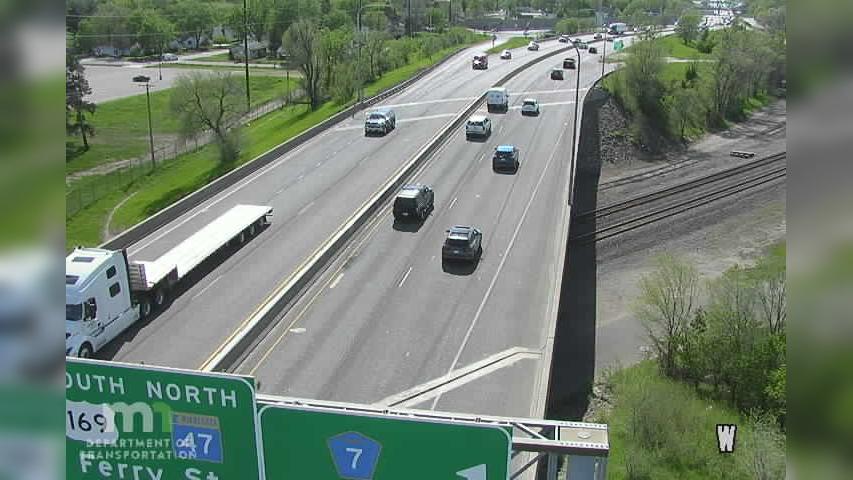 Traffic Cam Anoka: US 10: T.H.10 WB E of 7th Ave Player