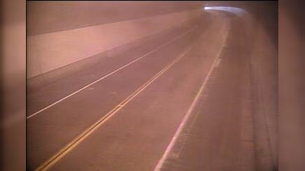 Traffic Cam Silver Creek: MN 61: T.H.61 NB (Silver Cliff Tunnel) Player