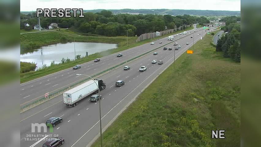 Traffic Cam Inver Grove Heights: I-494: I-494 EB @ Blaine Ave Player