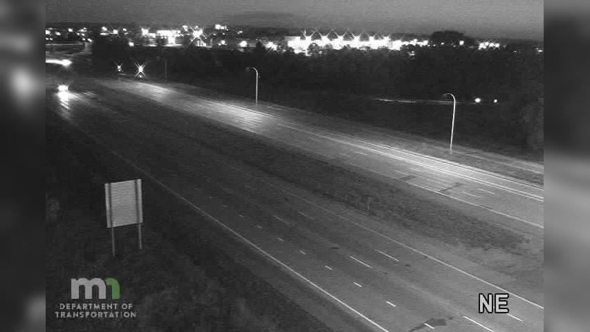 Traffic Cam Eagan: I-35E: I-35E SB @ Yankee Doodle Rd Player
