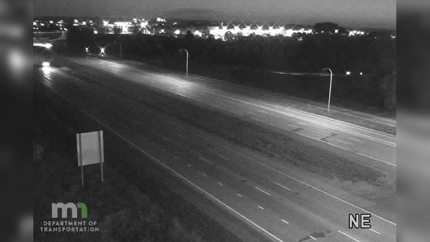 Traffic Cam Eagan: I-35E: I-35E SB @ Yankee Doodle Rd Player