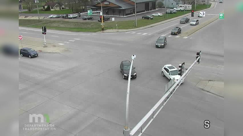 Traffic Cam Clear Lake: US 10: T.H.10 WB @ T.H.24 Player