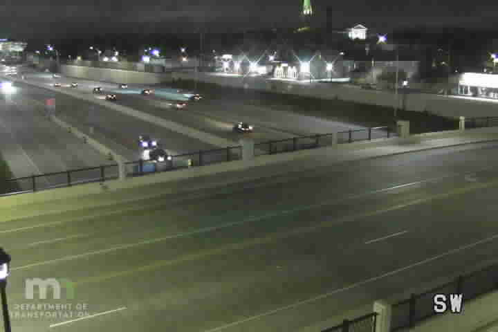 Traffic Cam I-35W NB at Franklin Ave WB Player