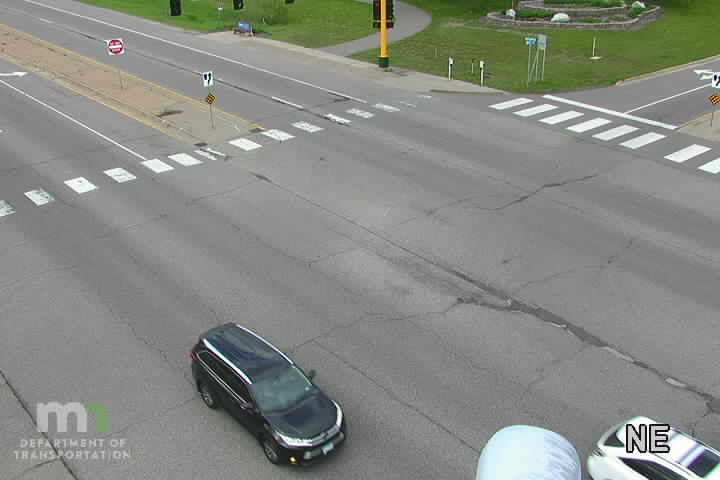 Traffic Cam MN-47 at 69th Ave Player