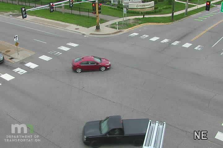 Traffic Cam MN-47 at 37th Ave Player