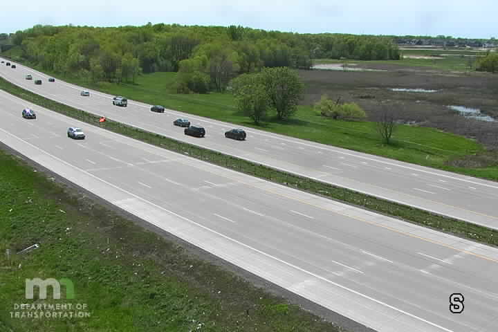 Traffic Cam I-94 WB W of 101st Ave Player