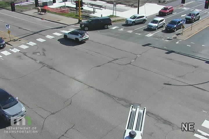 Traffic Cam MN-47 at 61st Ave Player