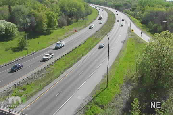 Traffic Cam MN-62 EB at Tracy Ave Player