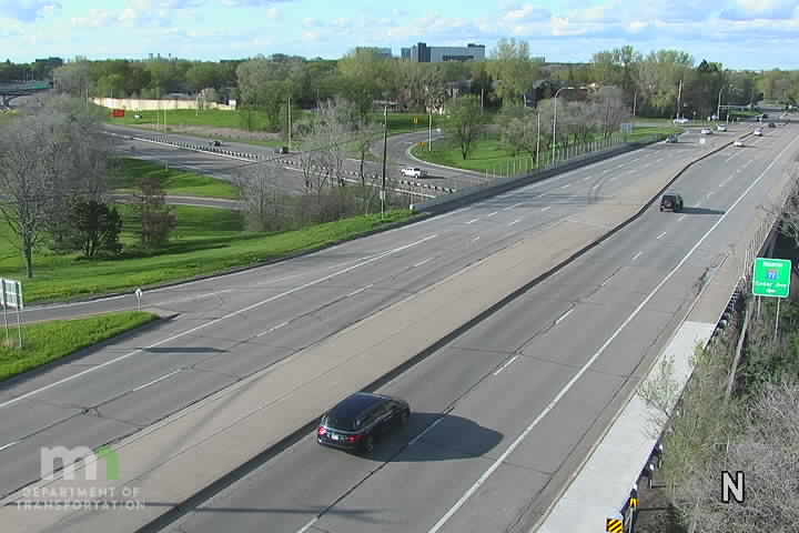 Traffic Cam MN-77 SB at Old Shakopee Rd Player