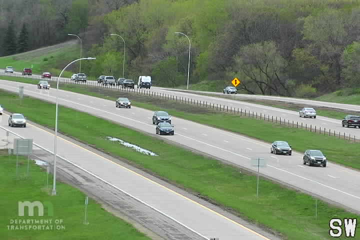 Traffic Cam I-35E NB at MN-77 Player