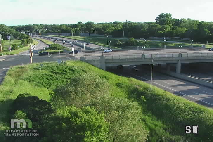 Traffic Cam MN-100 NB at 36th Ave Player