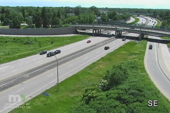 Traffic Cam MN-100 SB at Co Rd 81 Player