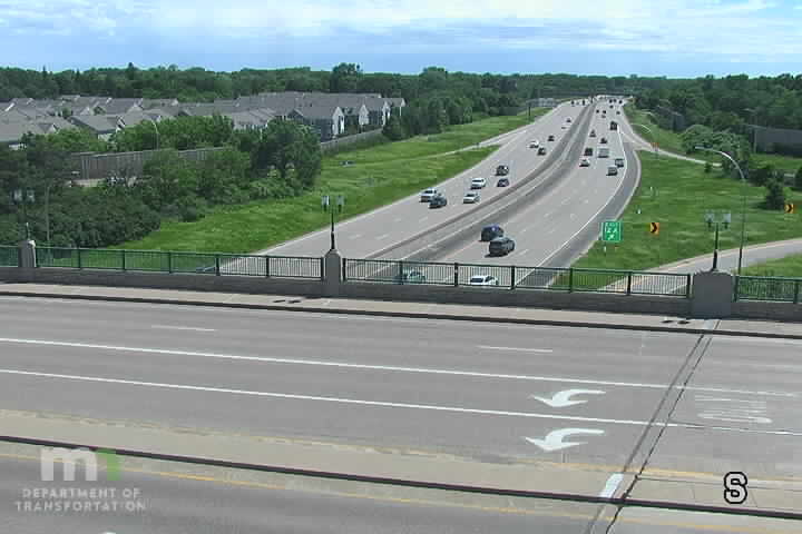Traffic Cam MN-100 SB at 42nd Ave Player