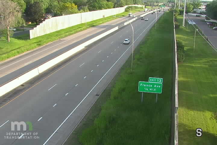 Traffic Cam MN-100 SB N of France Ave Player