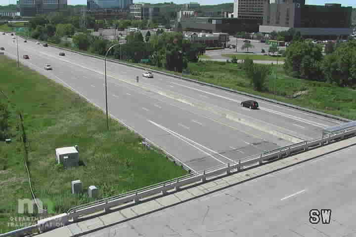 Traffic Cam MN-100 NB at 77th St Player