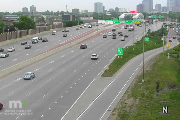 Traffic Cam I-35W NB at 33rd St Player