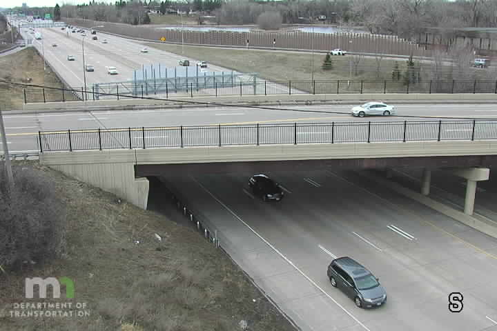 Traffic Cam I-35E NB at Little Canada Rd Player