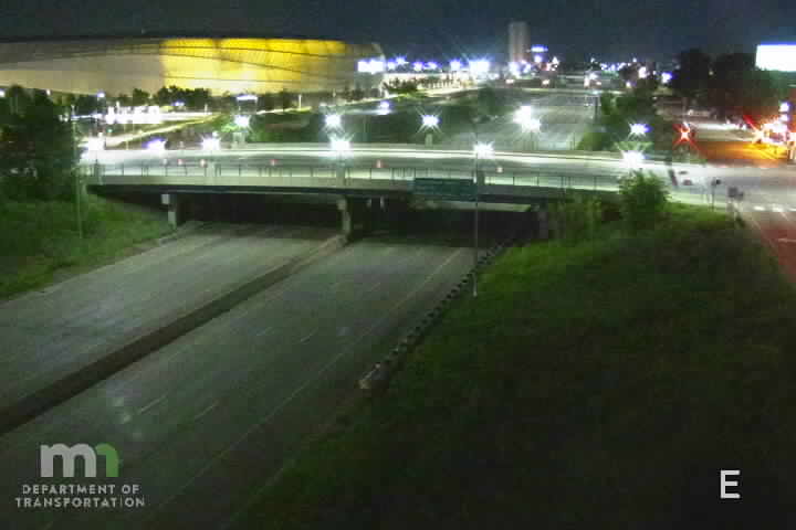 Traffic Cam I-94 EB at Snelling Ave Player