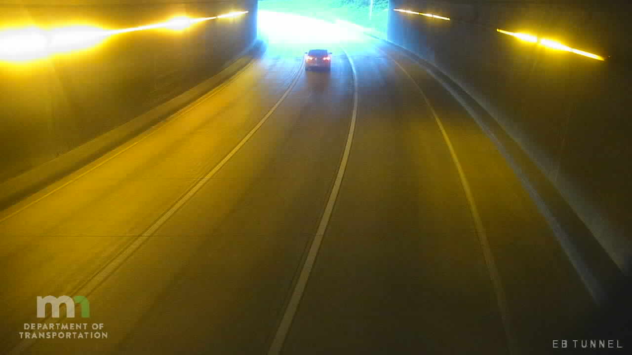 Traffic Cam I-94 EB (Tunnel East #3) Player
