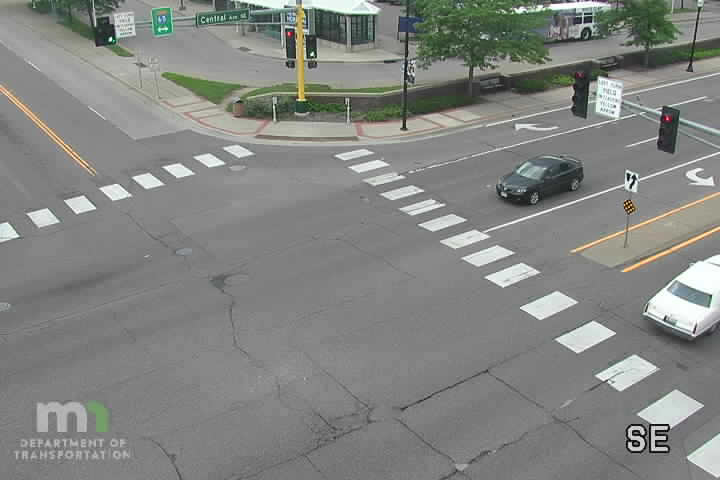 Traffic Cam MN-65 SB at 41st Ave Player