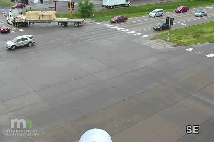 Traffic Cam MN-65 SB at 73rd Ave Player