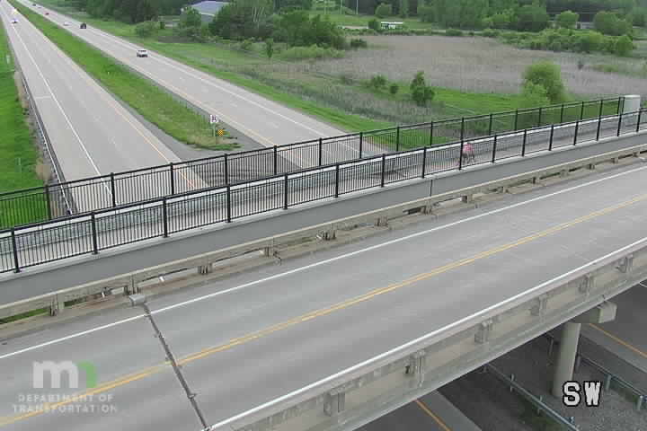 Traffic Cam I-35W NB at Co Rd 14 Player
