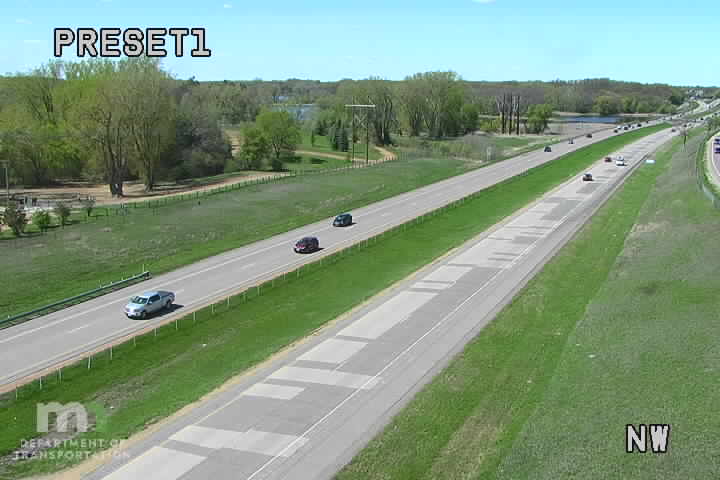 Traffic Cam I-35 NB at 195th St Player