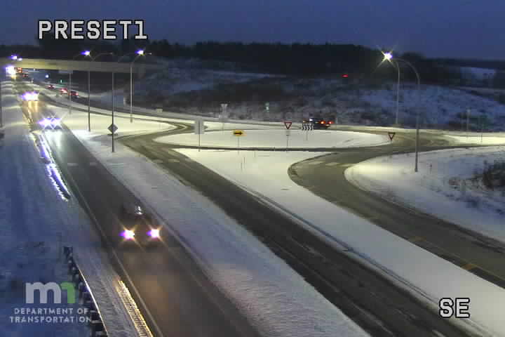 Traffic Cam US-12 EB W of Lake Sarah Rd Player